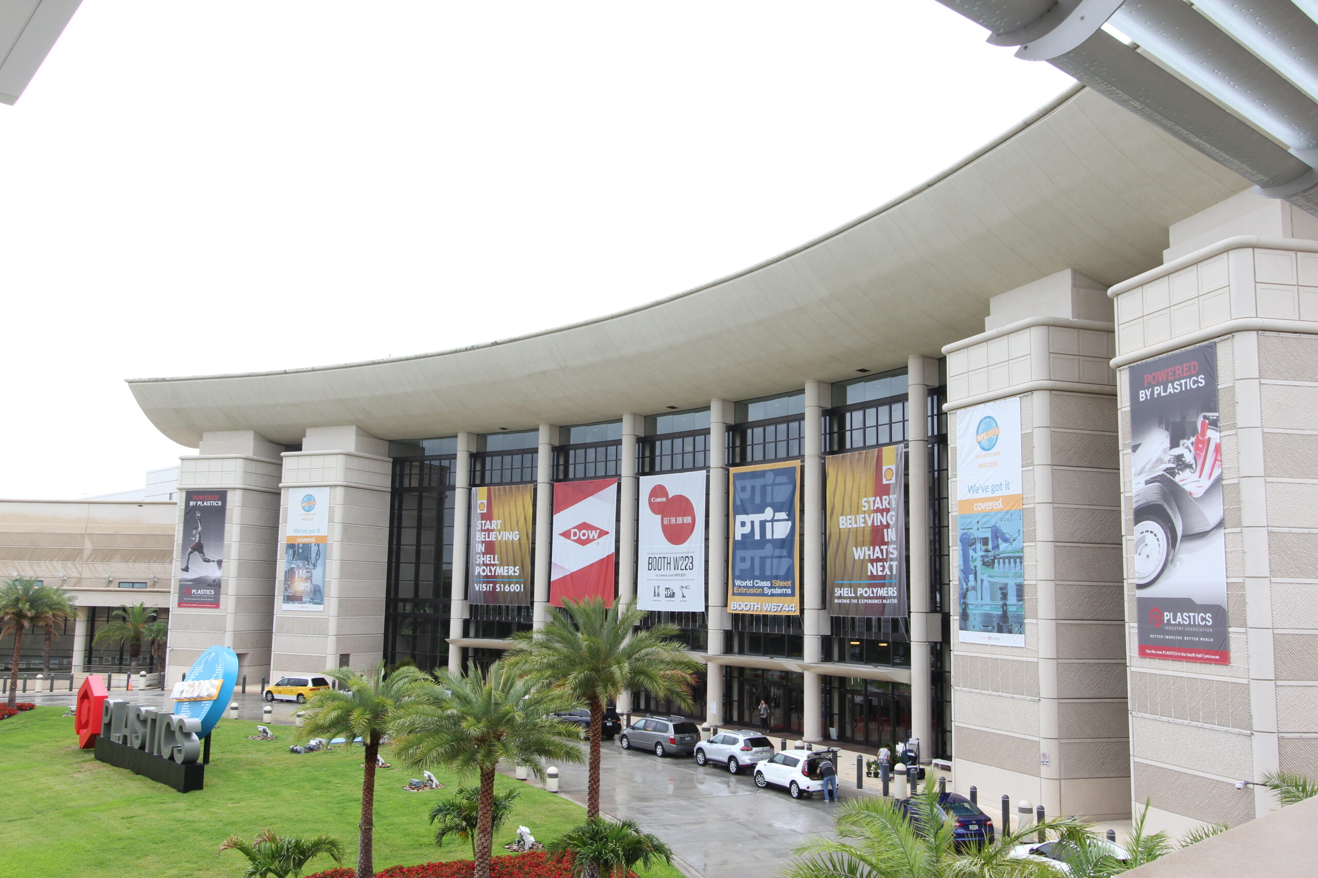 IMG_6377 Robot Arm Building the word "You"