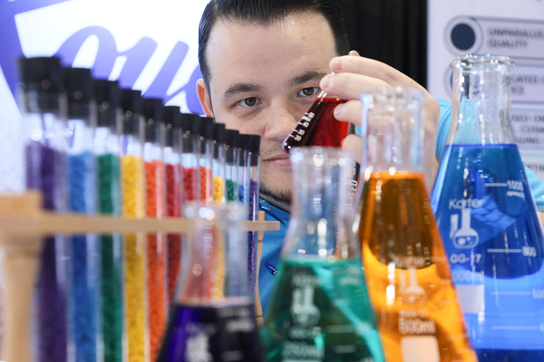 Robot Arm Building the word "You"