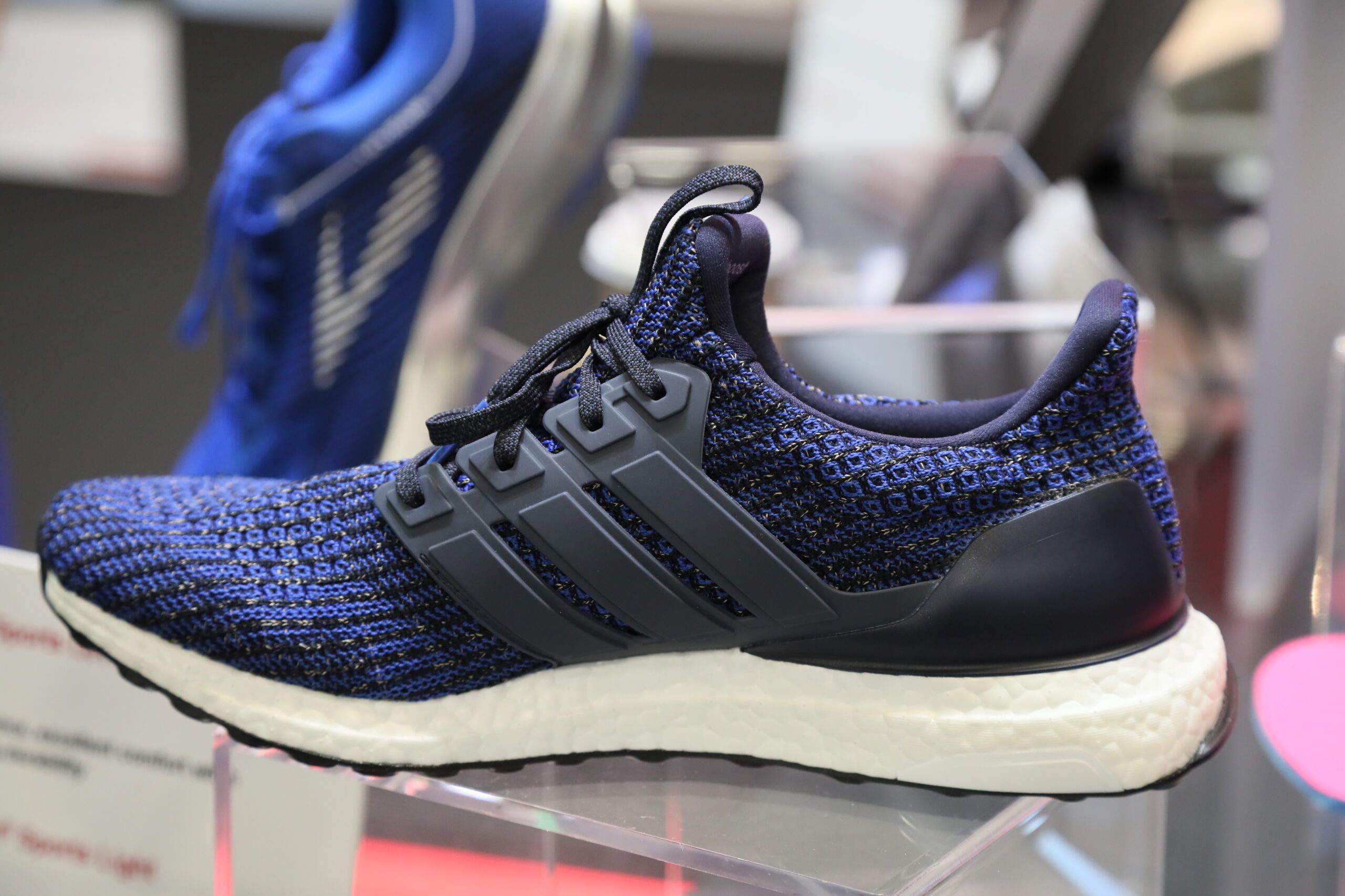 Consumer Products 2 Robot Arm Building the word "You"